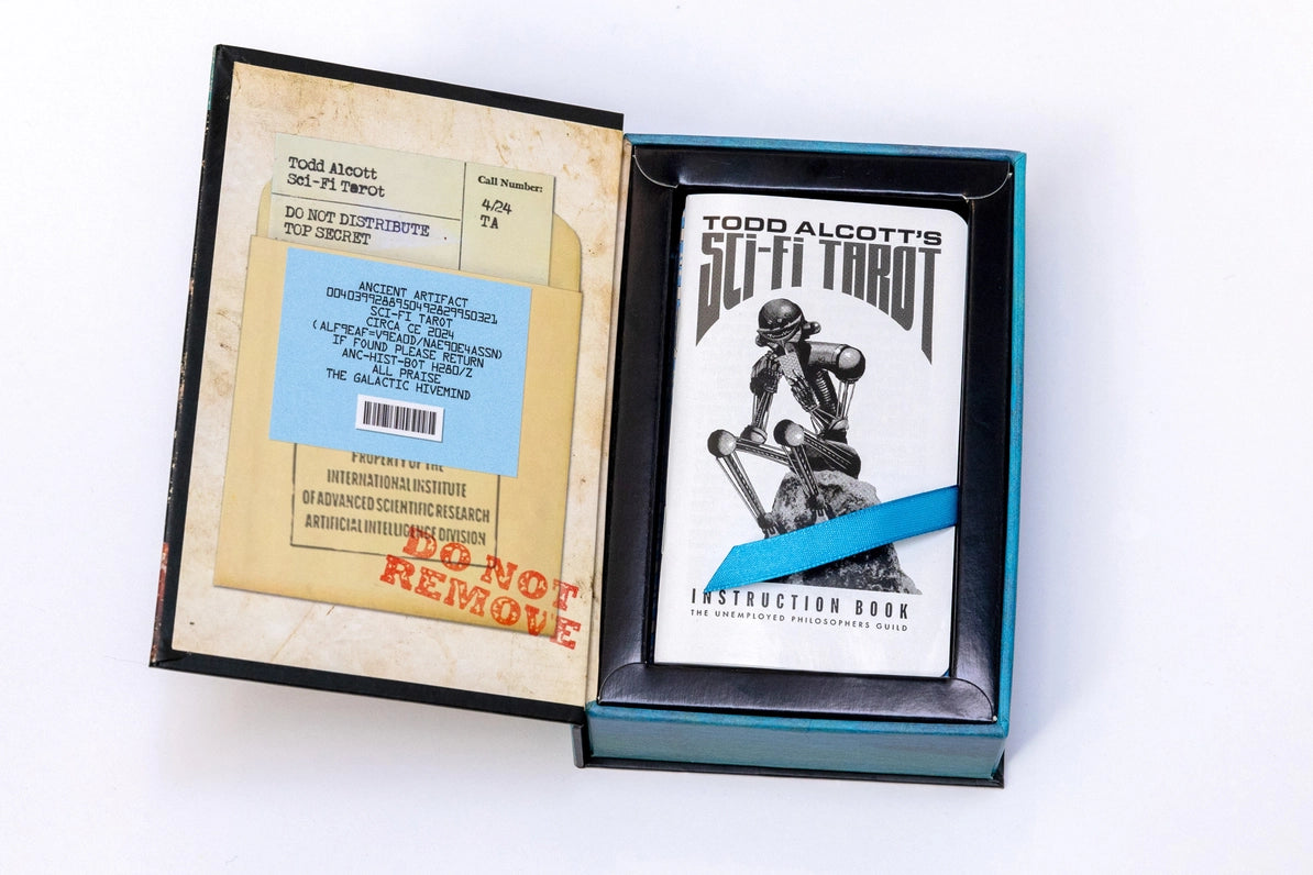 Boxed set with 'Selfi Tarot' and 'Instruction Book' on a white background
